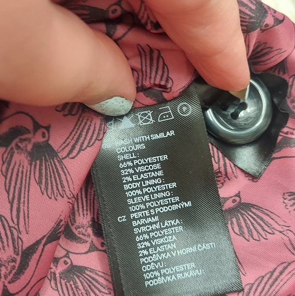 DIVIDED BY H&M Black Blazer - shoulder pads, pockets, button closure - Picture 4 of 4